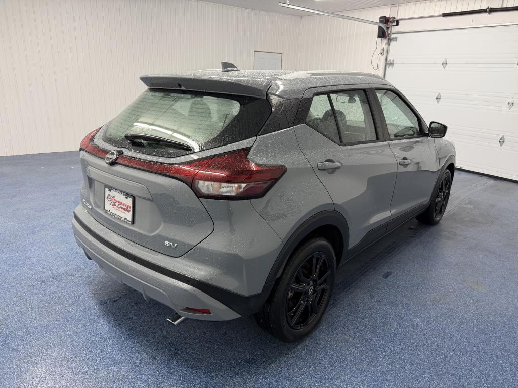2024 NISSAN KICKS