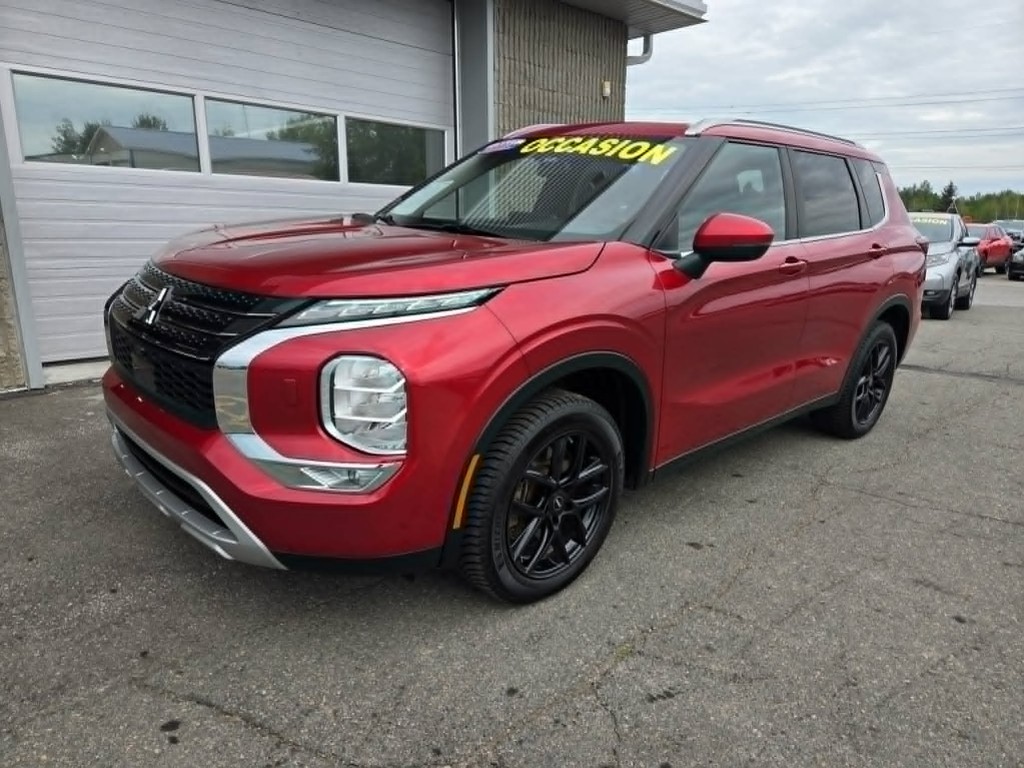 Red 2023 Mitsubishi Outlander SUV / Crossover Automatic