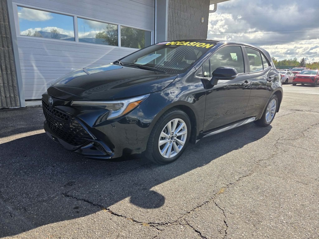 2024 Toyota Corolla Hatchback SE FWD